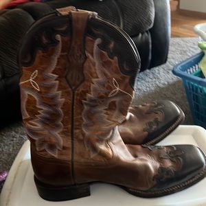 Ariat cowboy boots discontinued style